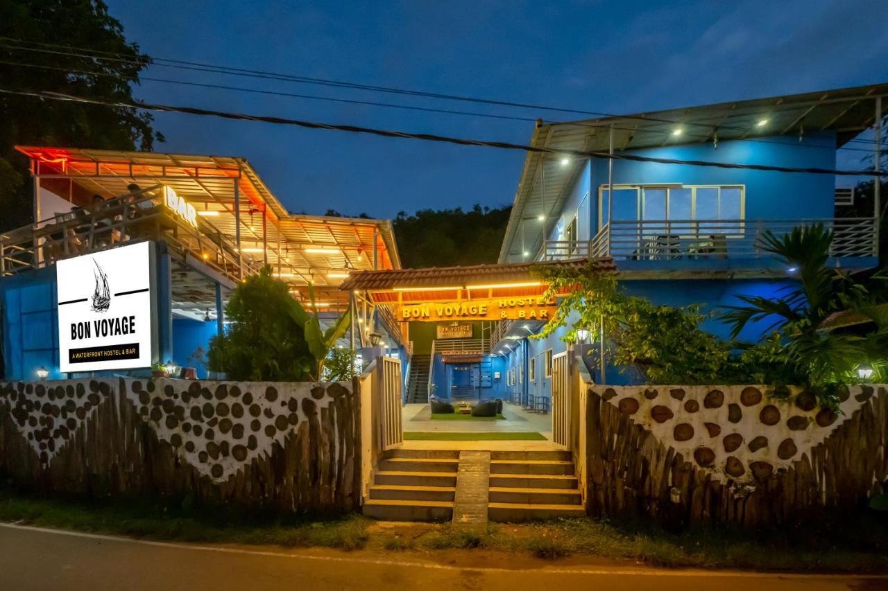 Bon Voyage Sea View Hostel 瓦加托 外观 照片